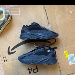 (SOLD) YEEZY BOOST 700 V2 VANTA